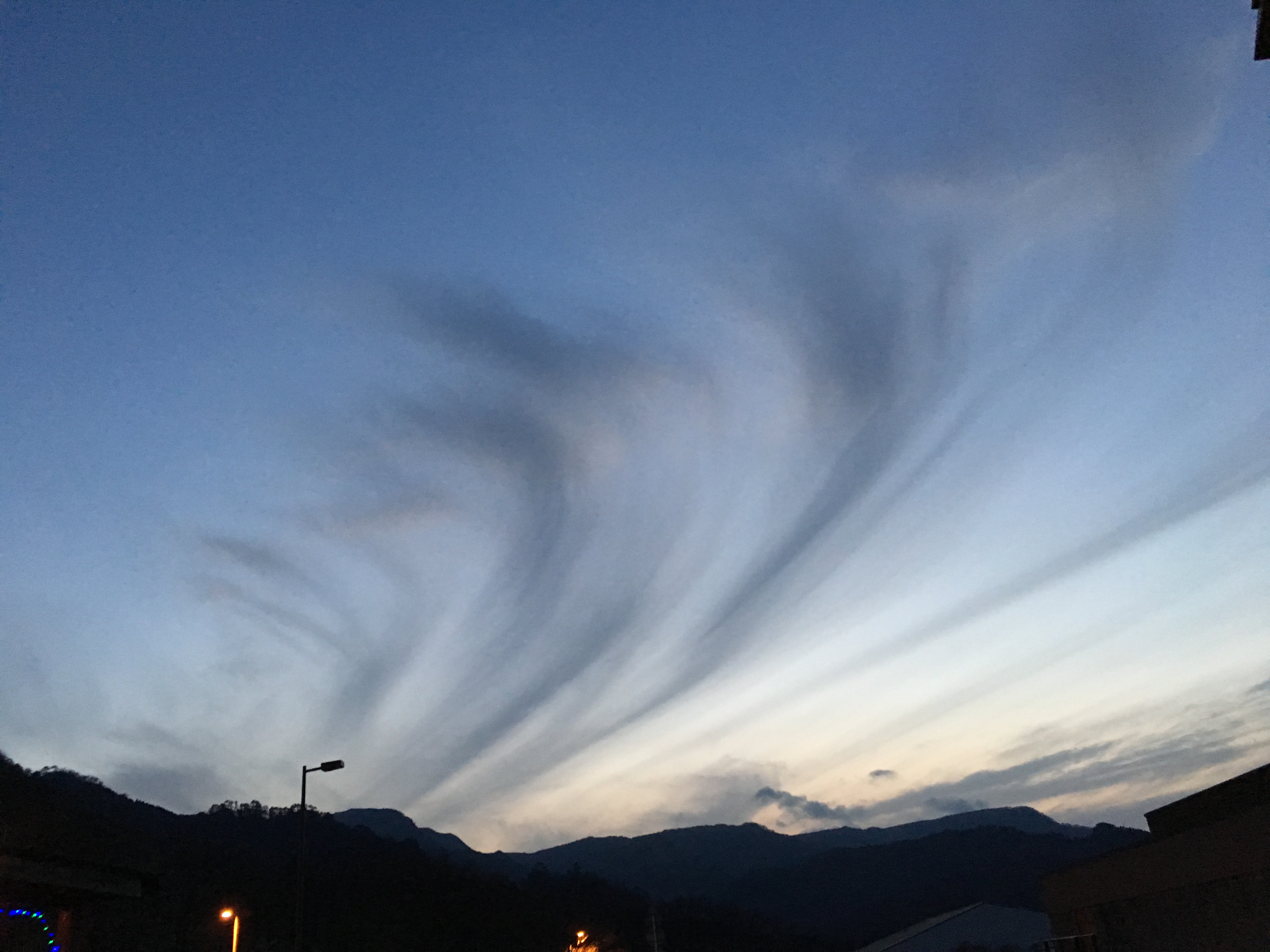 No.42432-1 地震雲