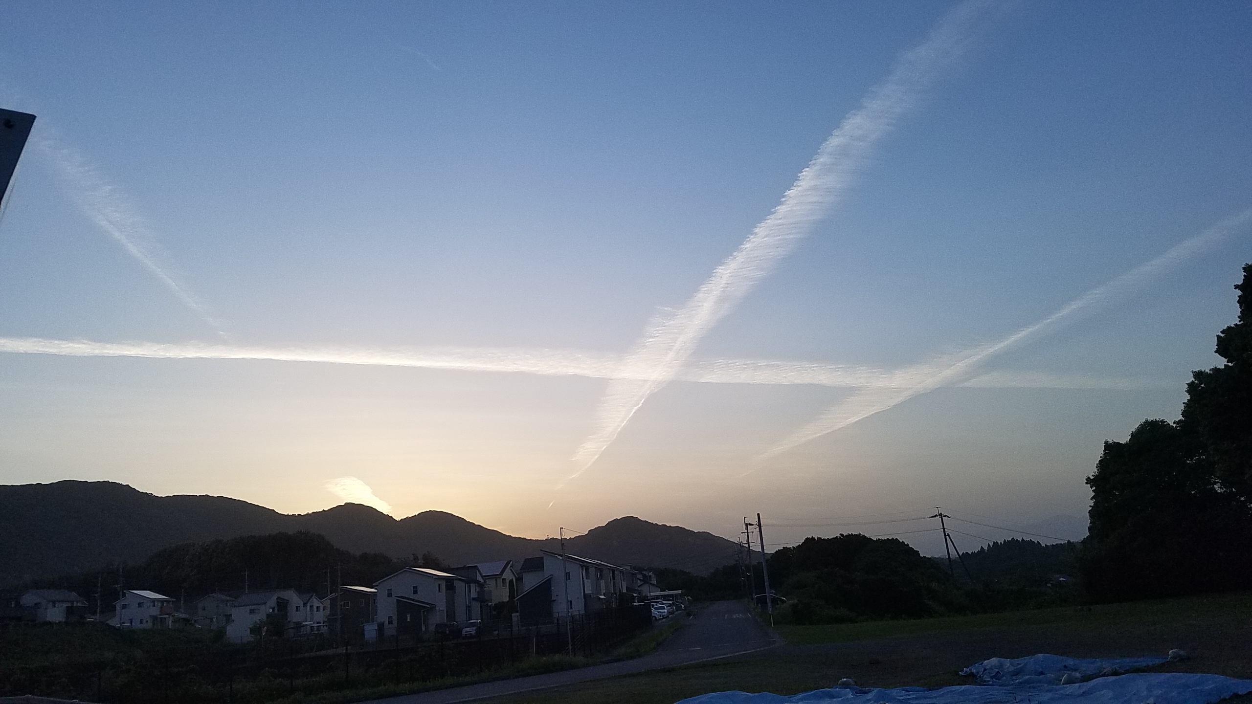 No.43202-1 地震雲