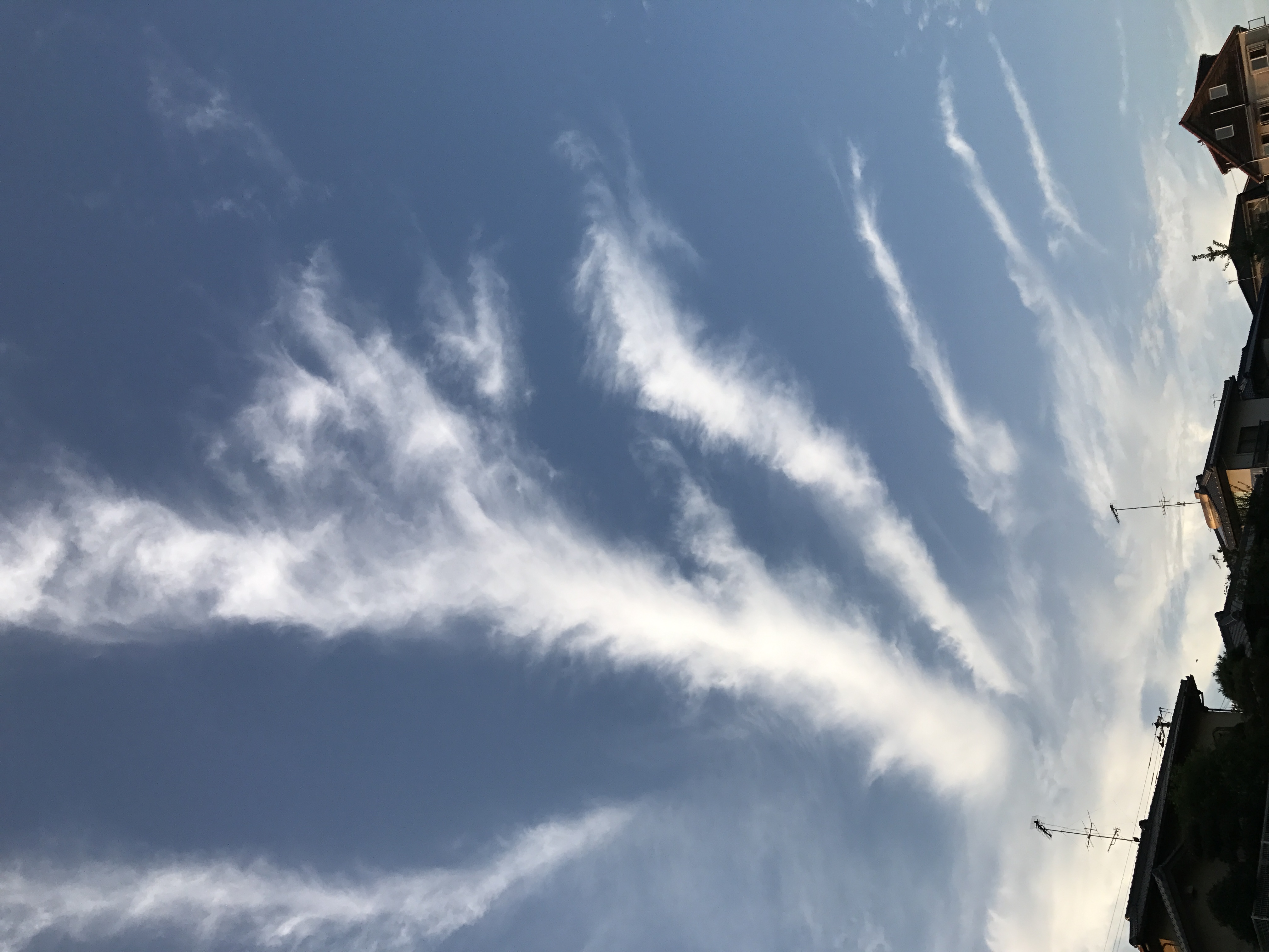 No.45390-1 地震雲