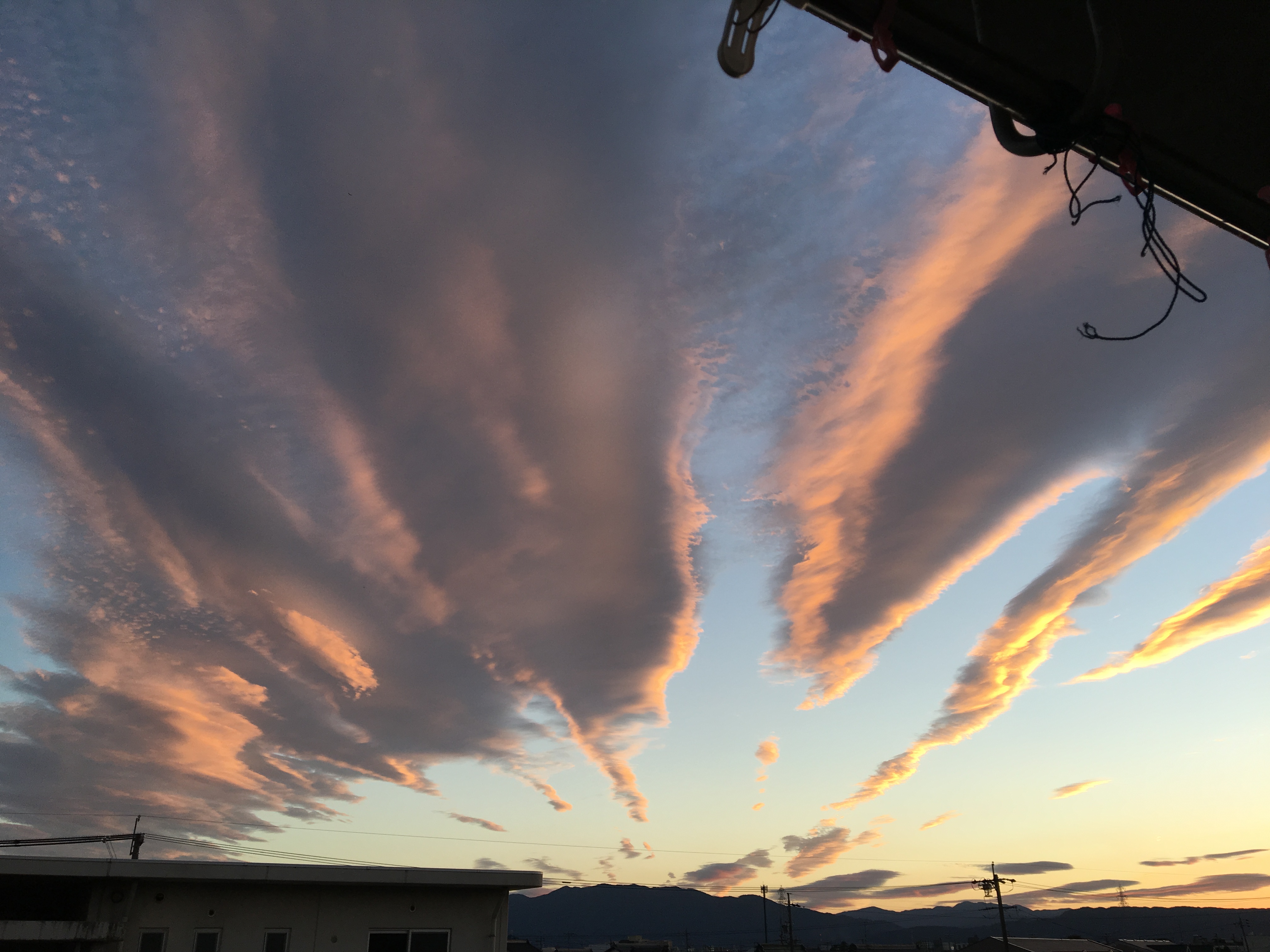 No.45734-1 地震雲