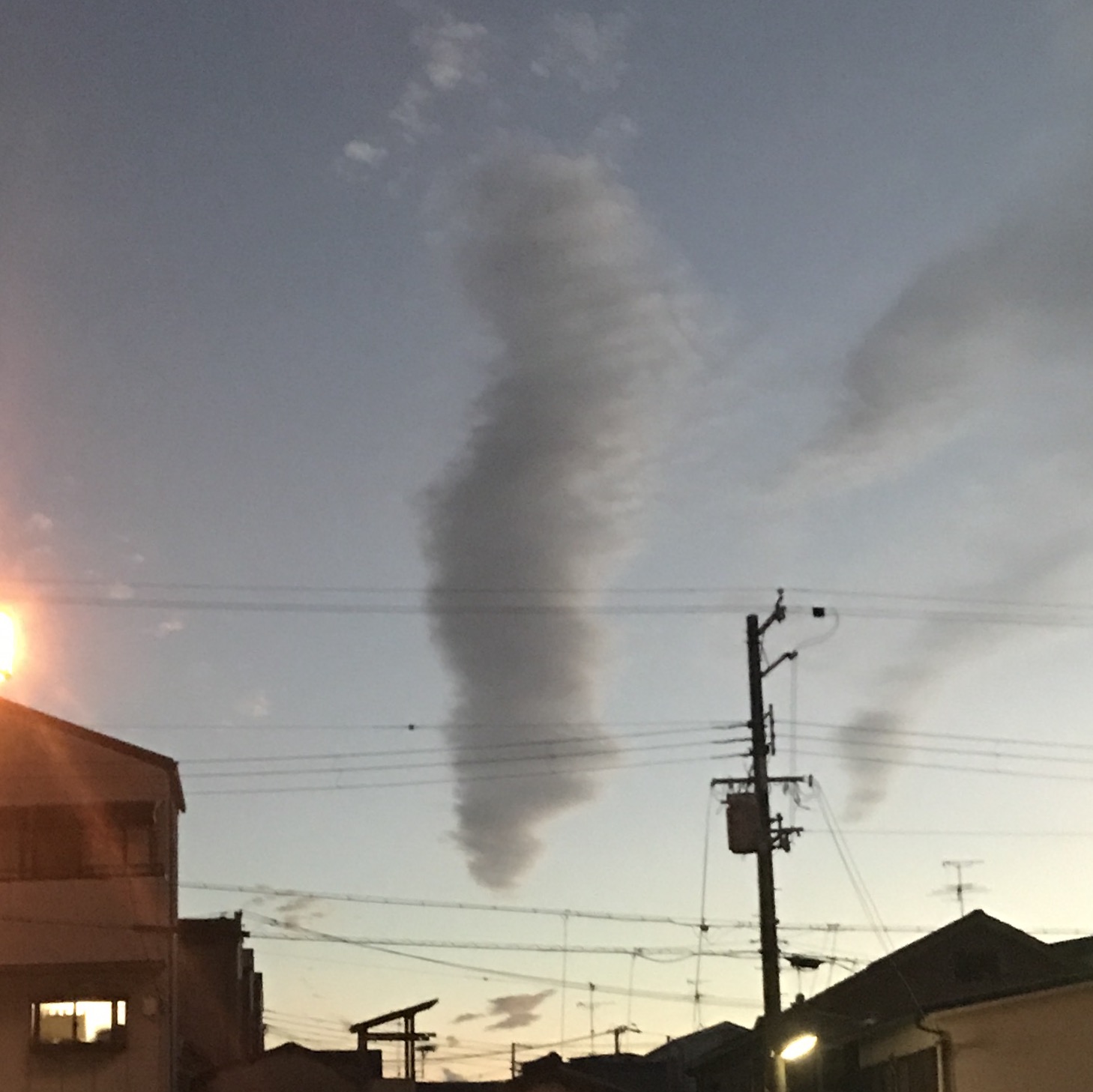 No.45748-1 地震雲