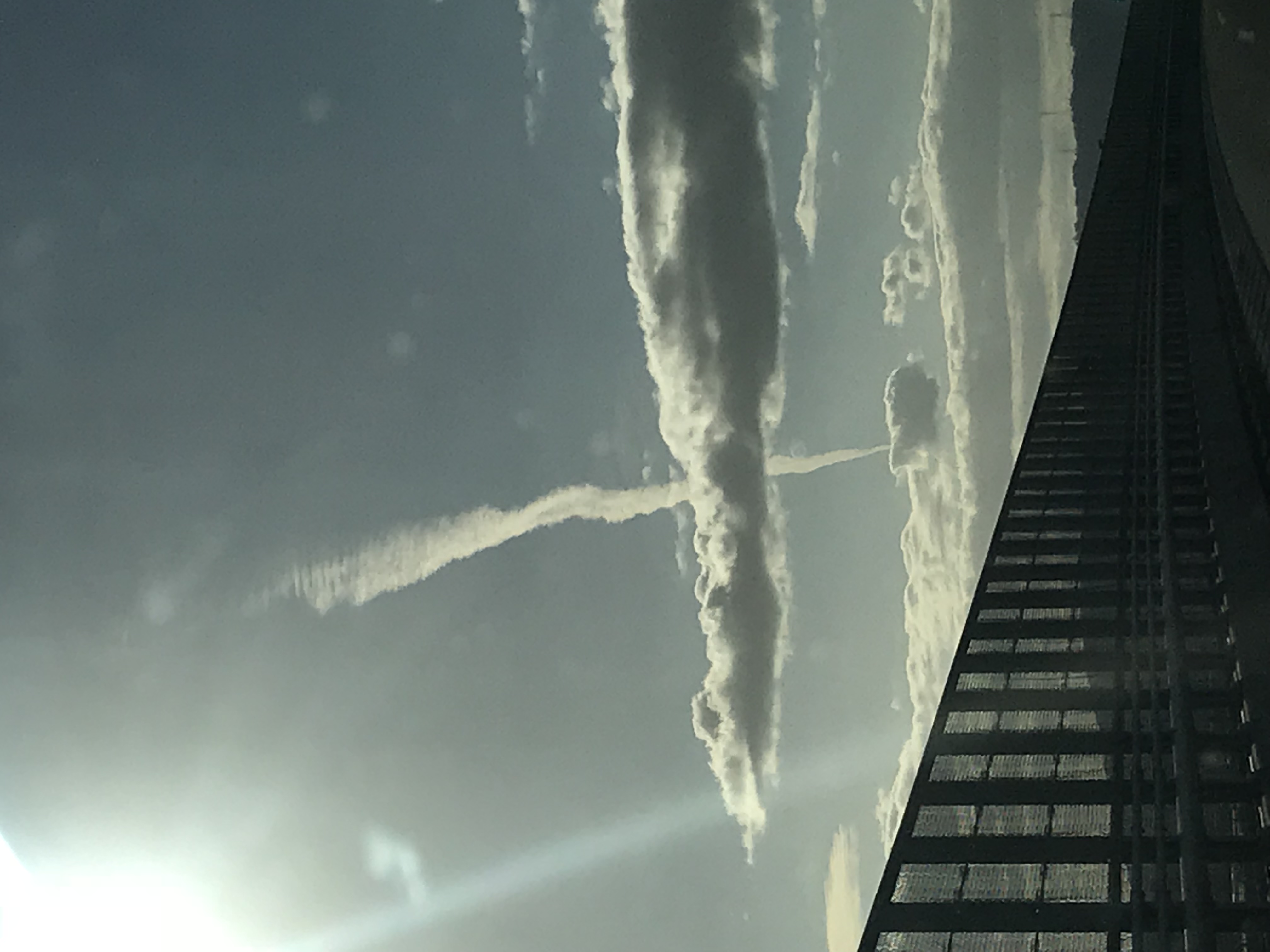 No.45846-1 地震雲