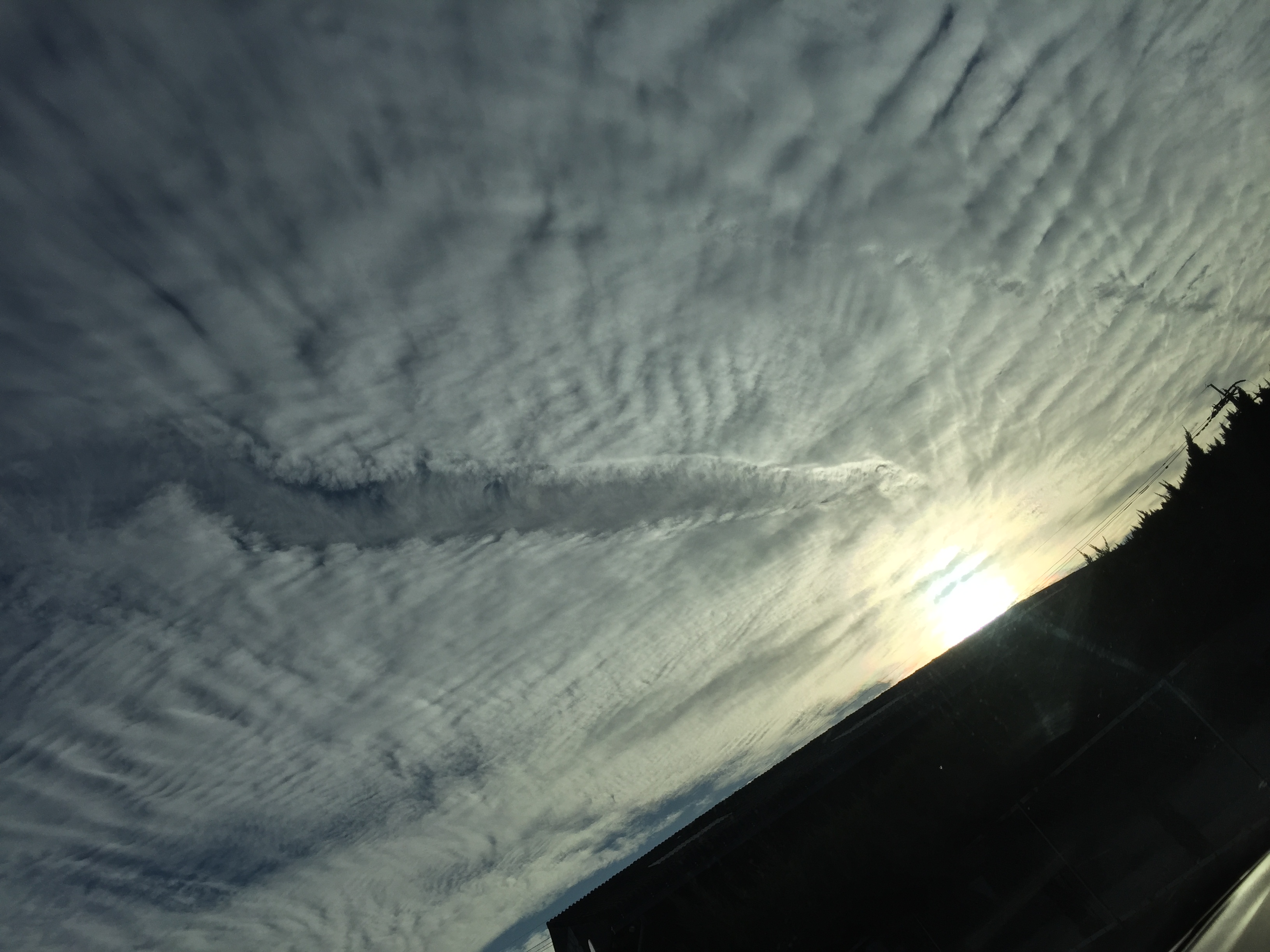 No.46724-1 地震雲