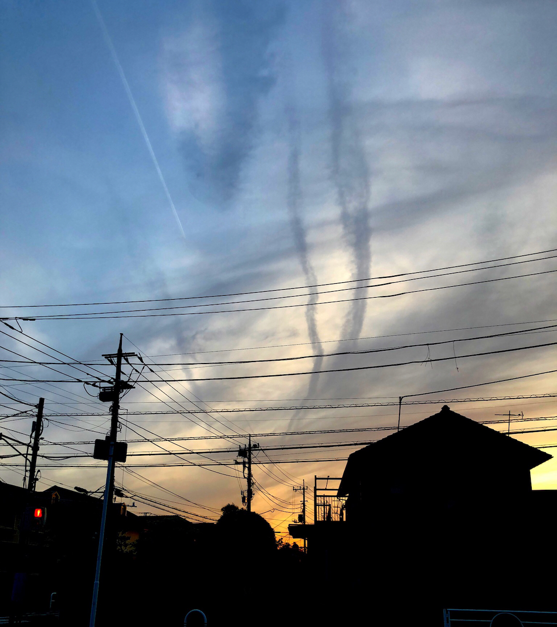 No.47786-1 地震雲