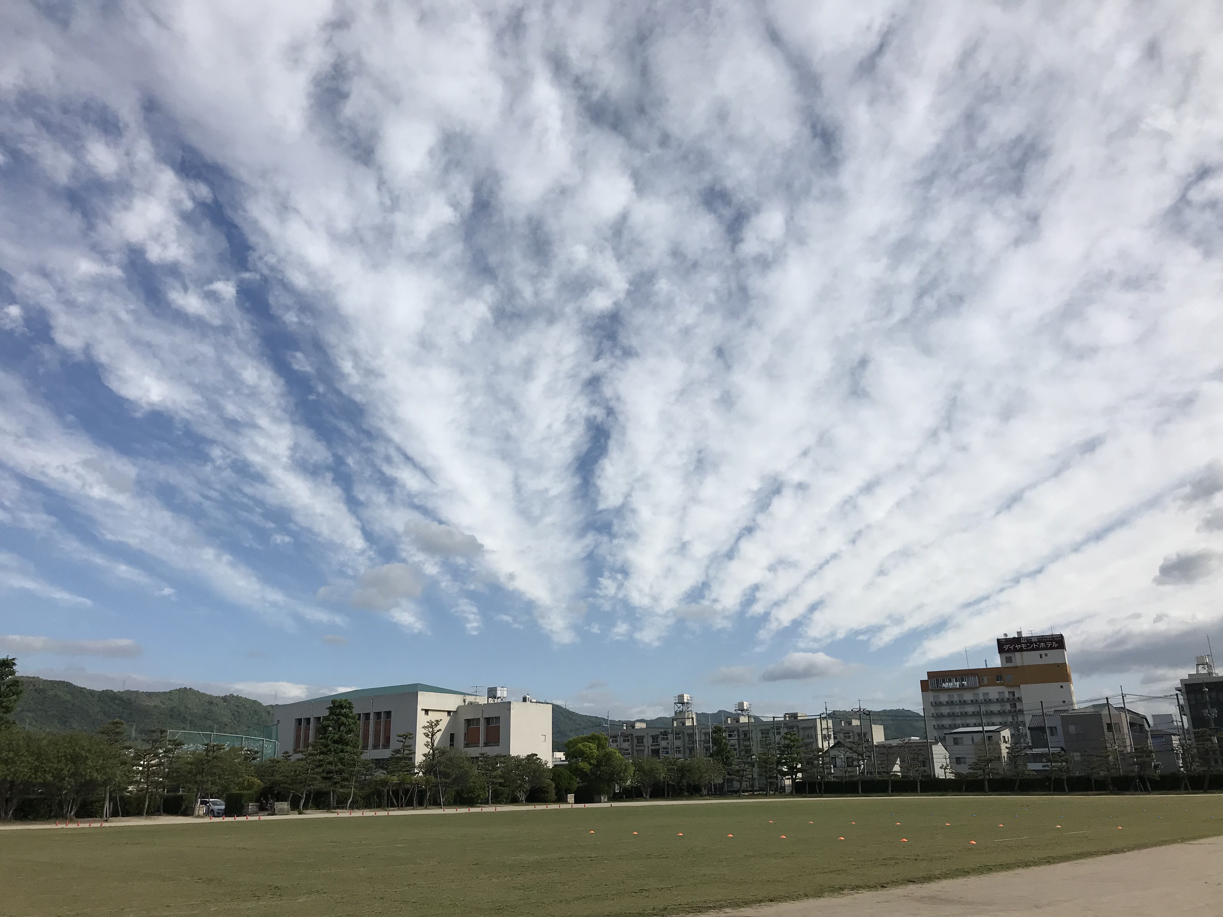 No.47844-1 地震雲