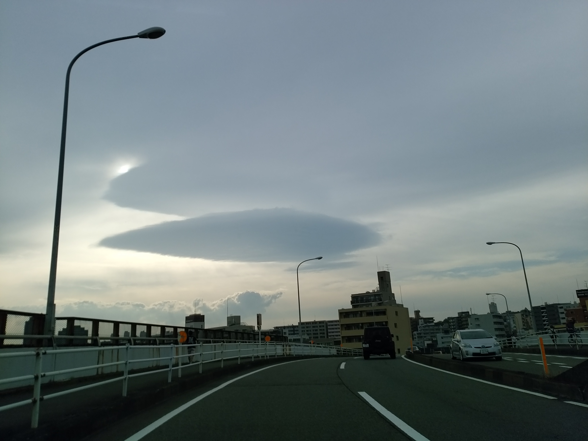 No.47851-1 地震雲