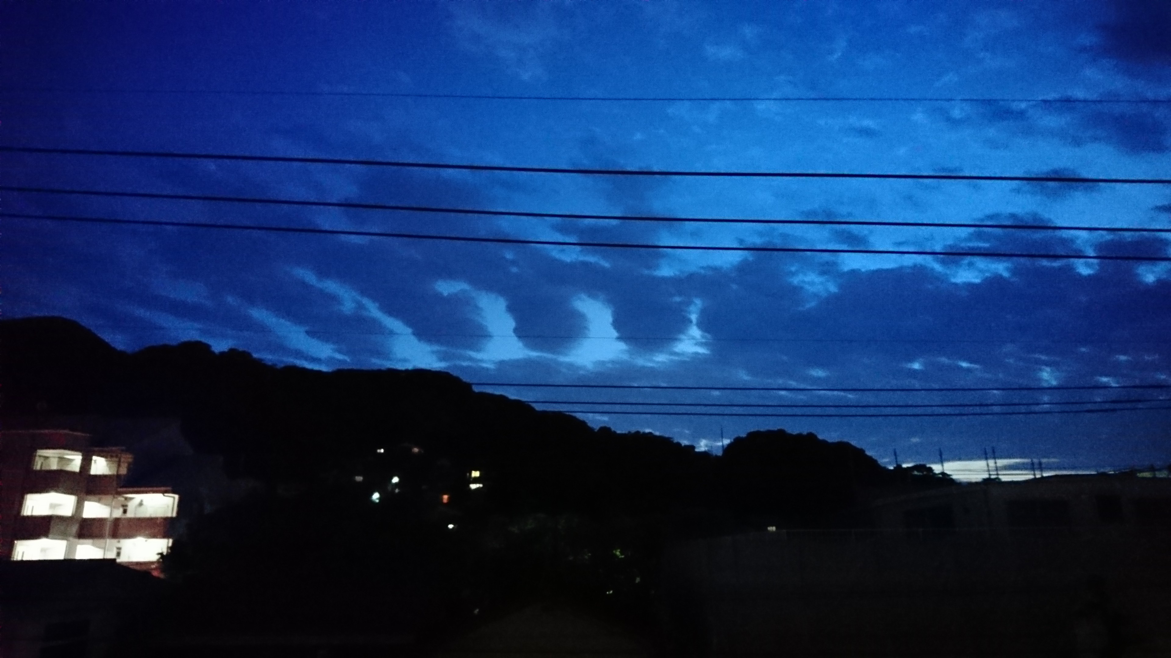 No.47872-1 地震雲