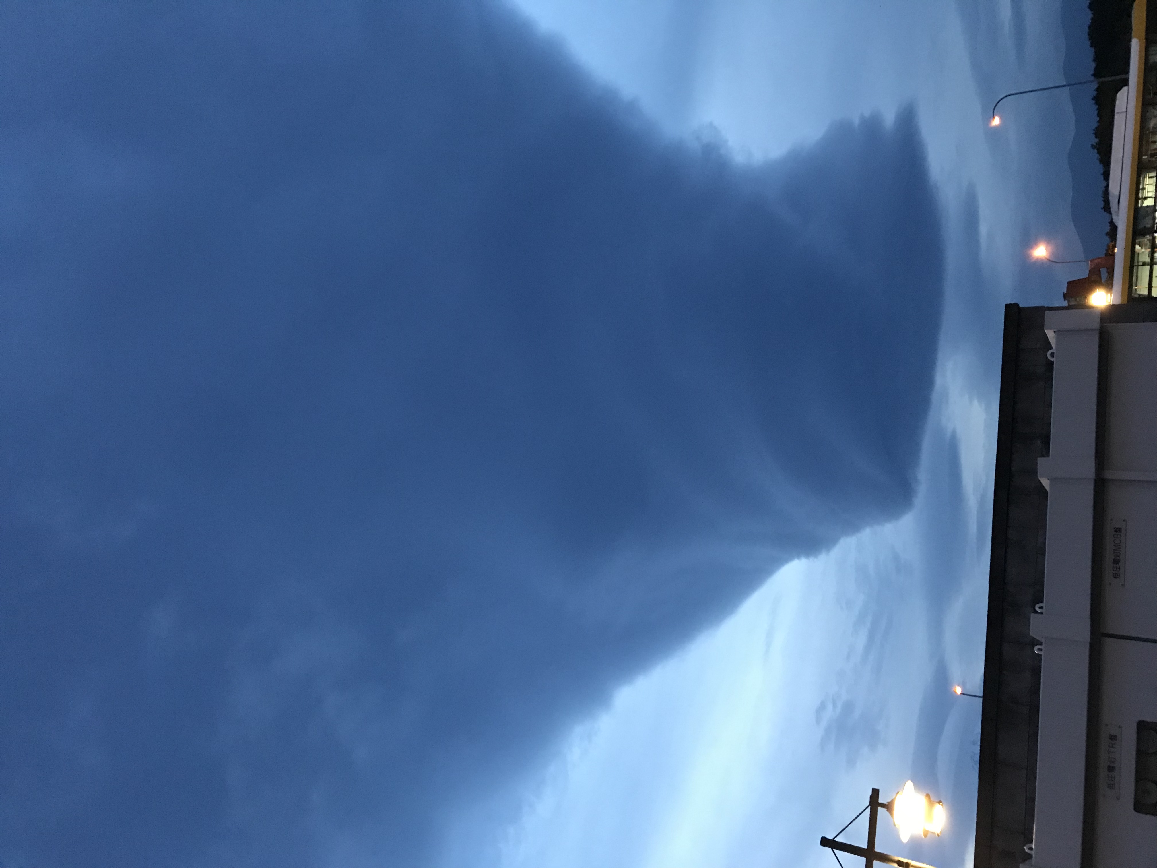 No.47900-1 地震雲