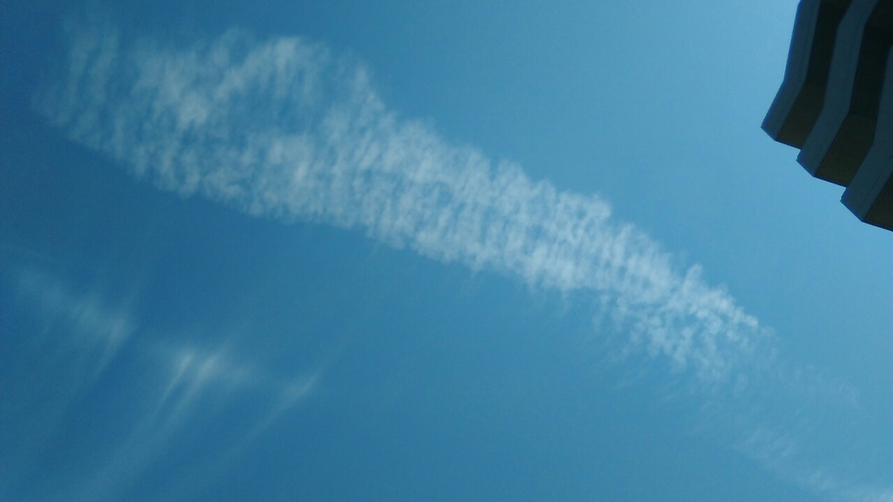 No.47983-1 地震雲