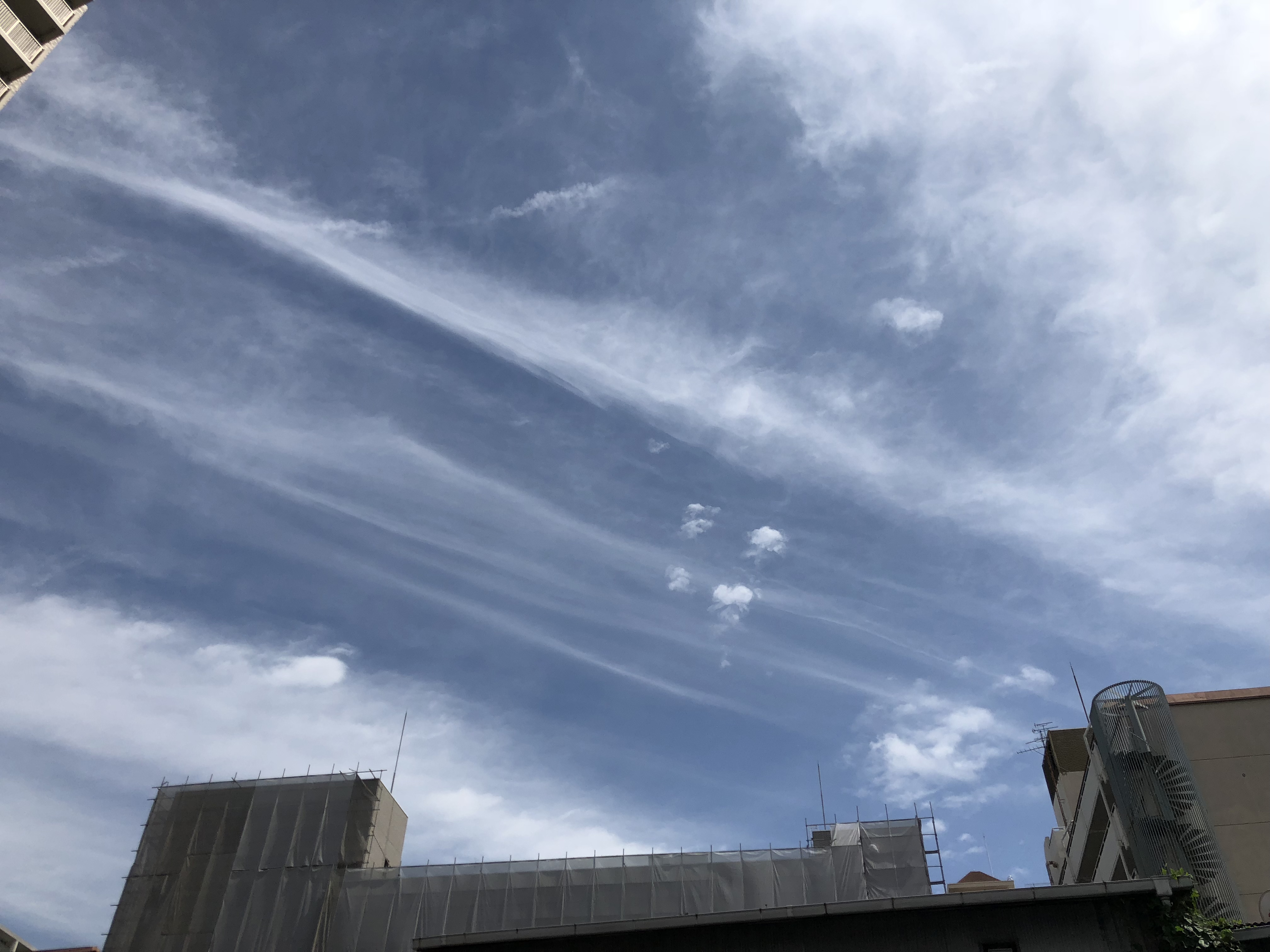 No.48990-1 地震雲