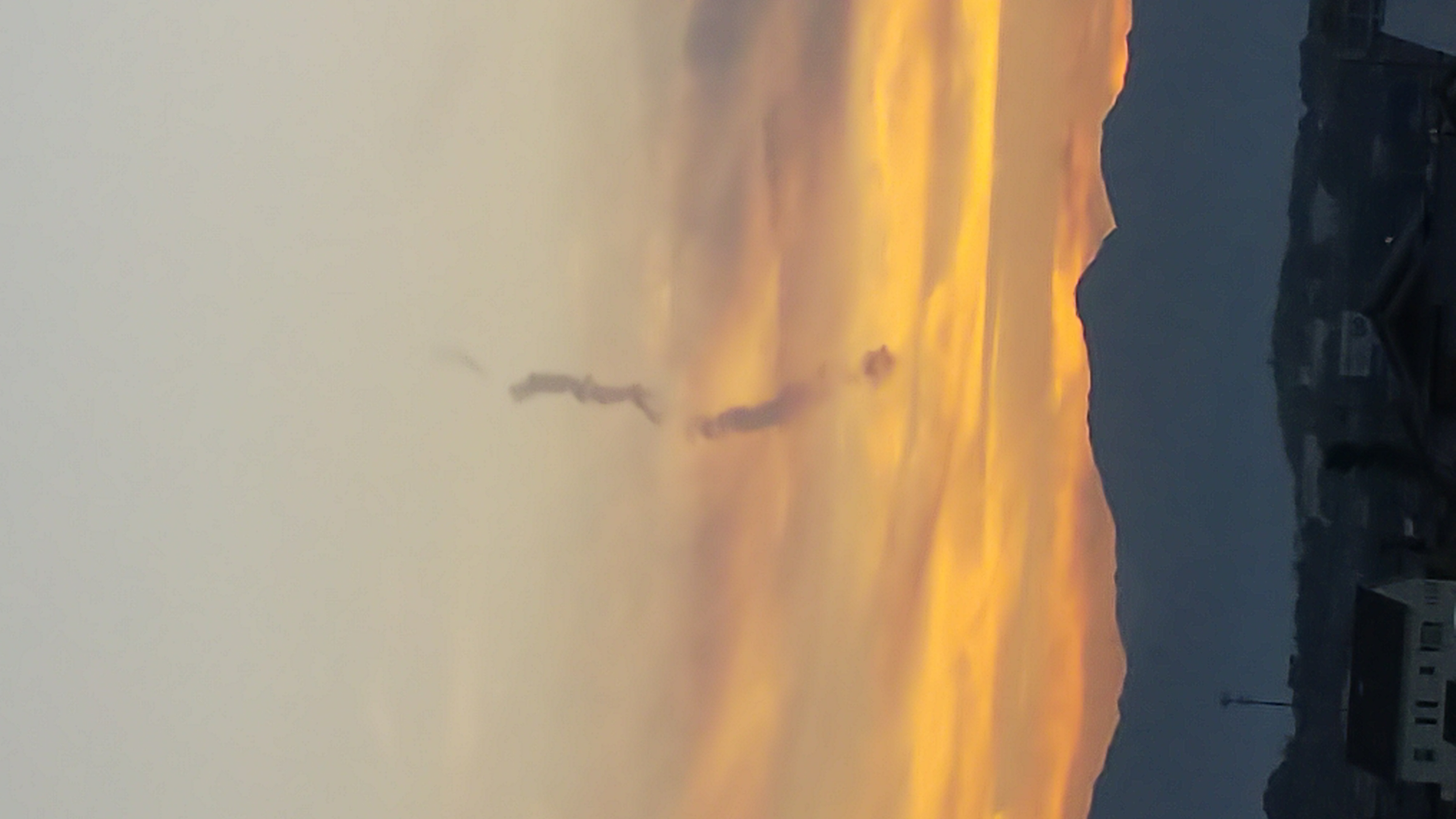 No.49761-1 地震雲