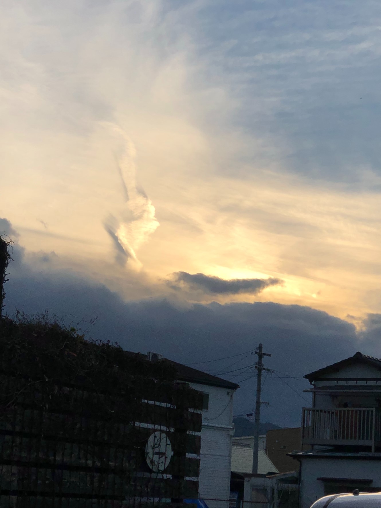 No.52210-1 地震雲