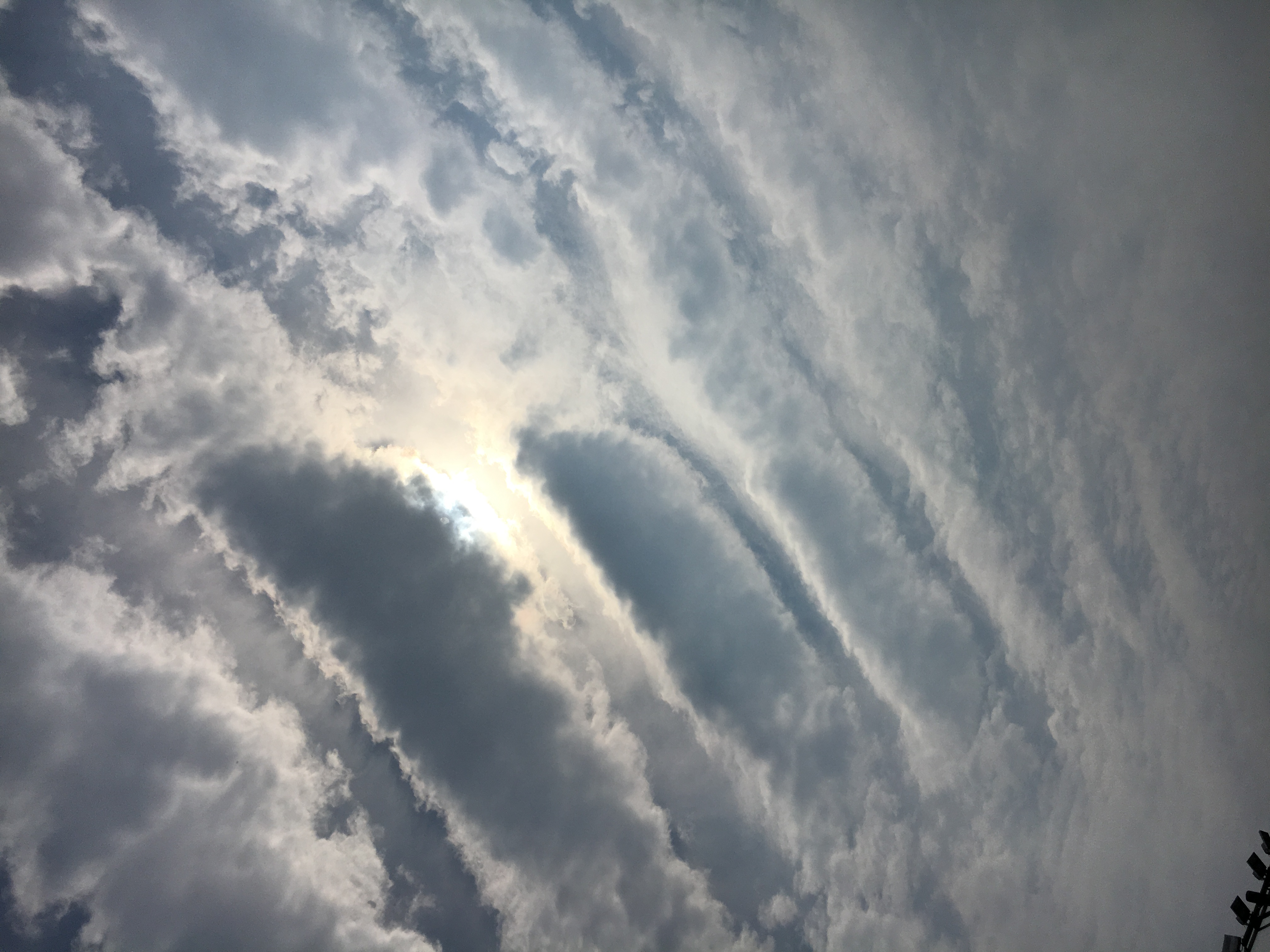 No.54672-1 地震雲