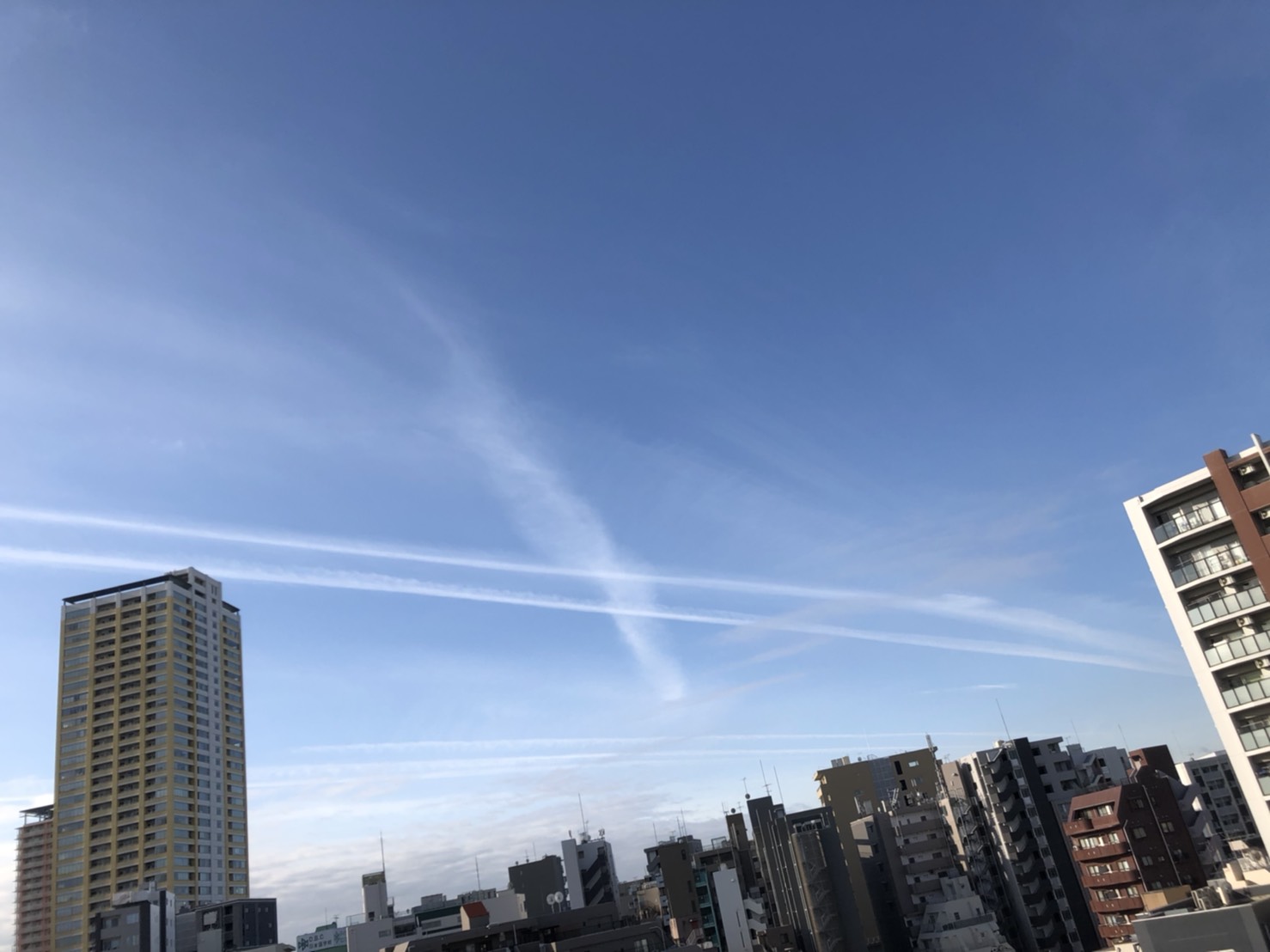 No.56045-1 地震雲