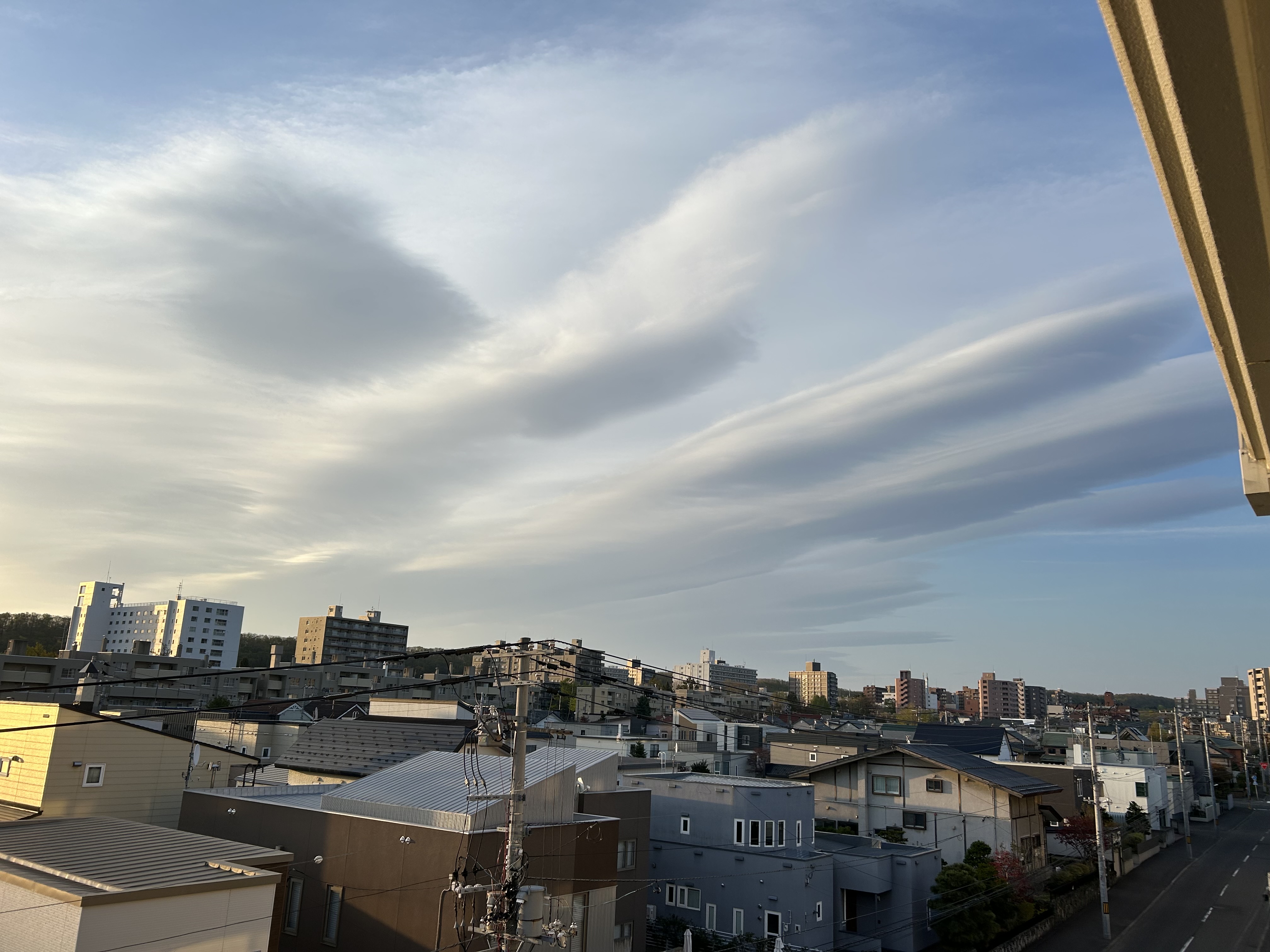 No.57937-1 地震雲